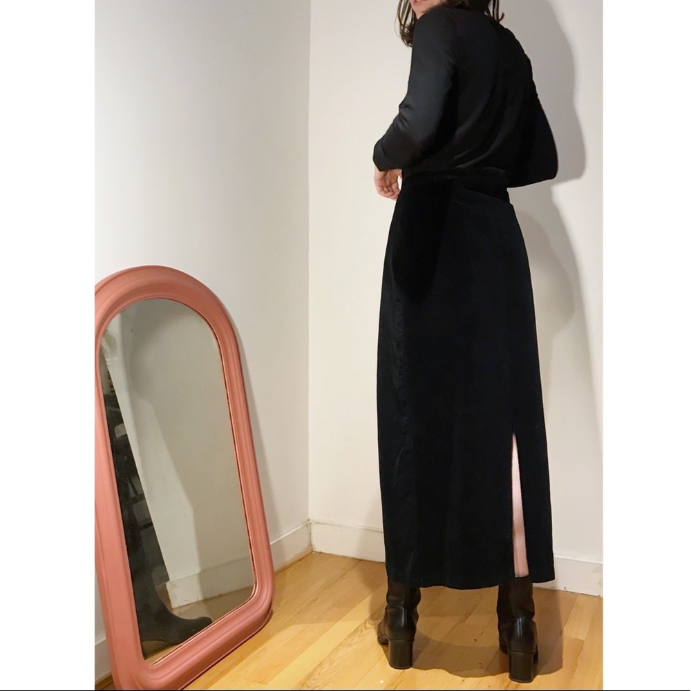 🖤 Vintage Black Velvet Skirt